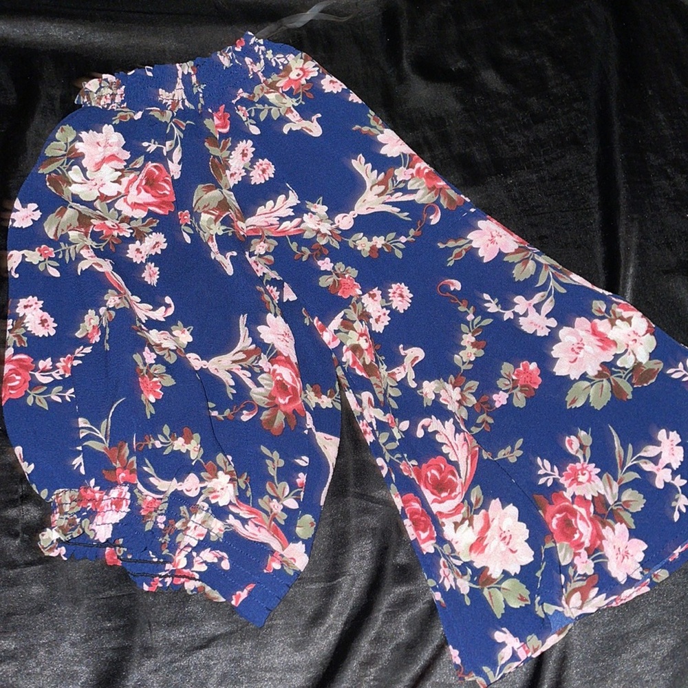 ℱ𝓁ℴ𝓇𝒶𝓁 𝓈𝒽ℴ𝓊𝓁𝒹ℯ𝓇 𝓉ℴ𝓅 - Picture 3 of 3